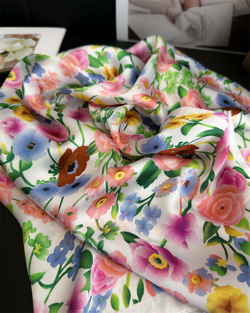 Lenço Toque de Seda Catânia 70x70cm - Estilo 49