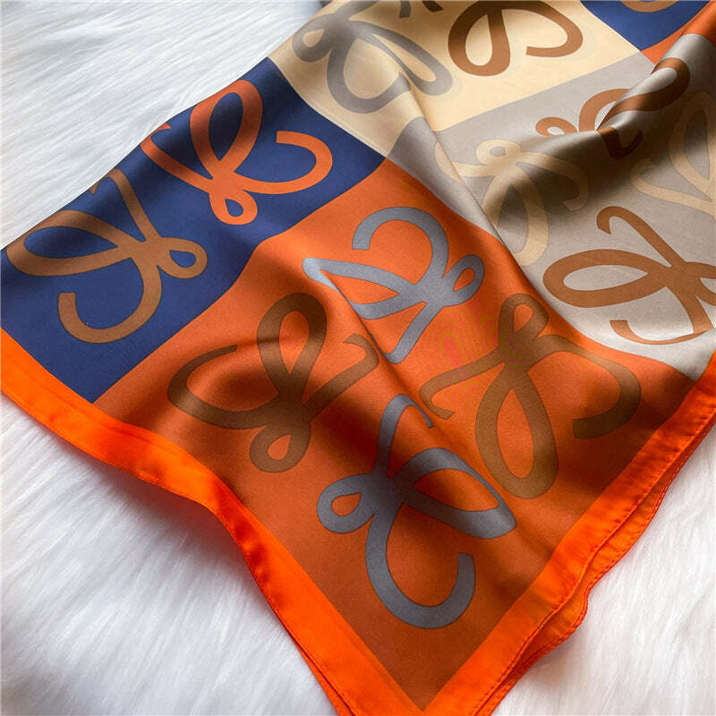 Lenço Toque de Seda Ravena 70x70cm - Estilo 49