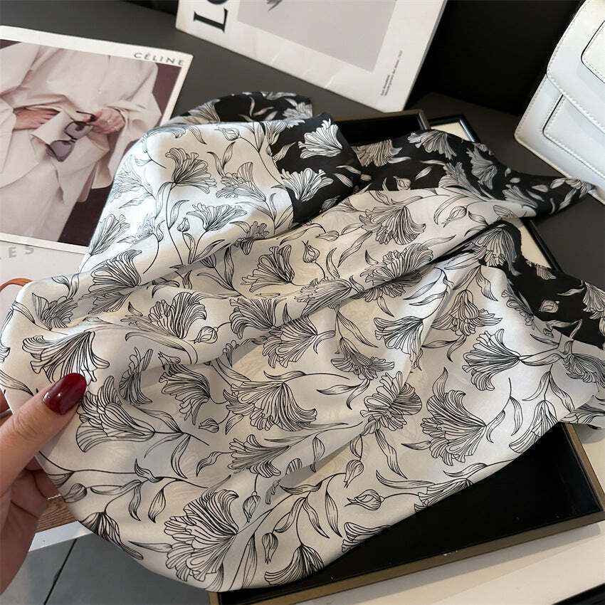 Lenço Toque de Seda Ravena 70x70cm - Estilo 38