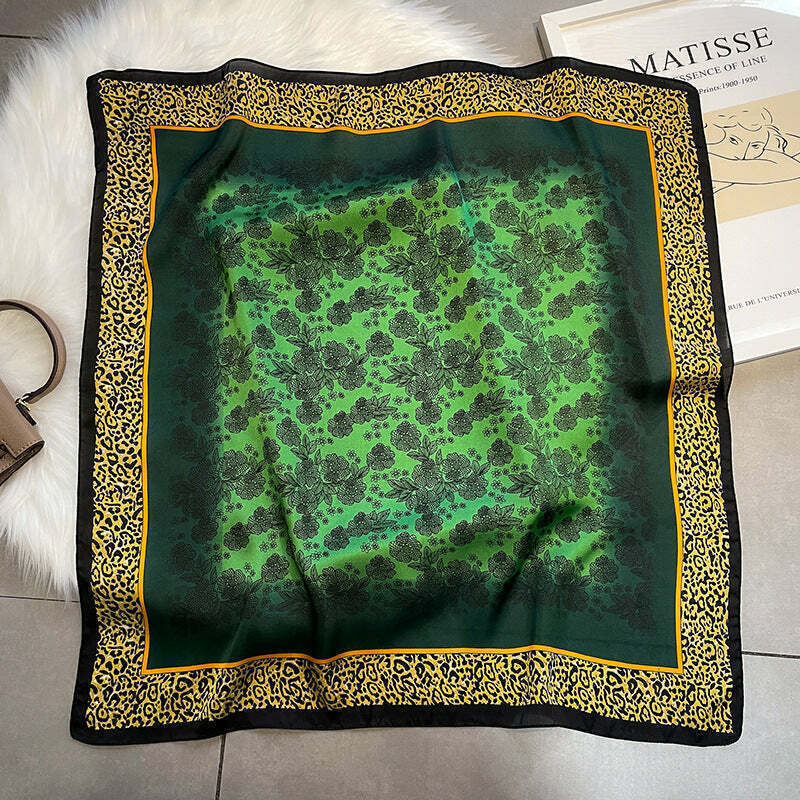 Lenço Toque de Seda Catânia 70x70cm - Estilo 26