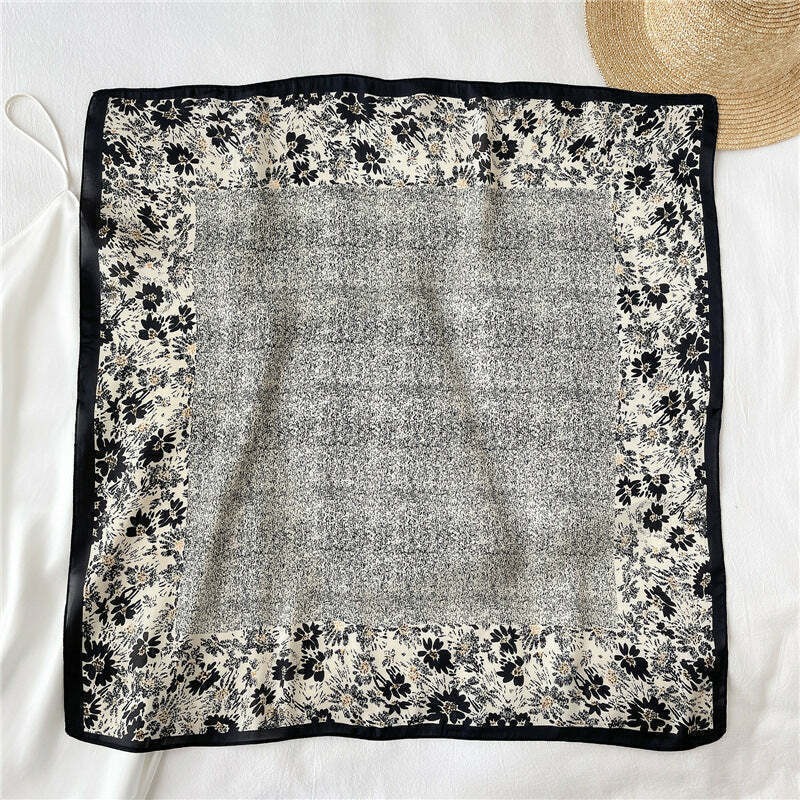 Lenço Toque de Seda Catânia 70x70cm - Estilo 52