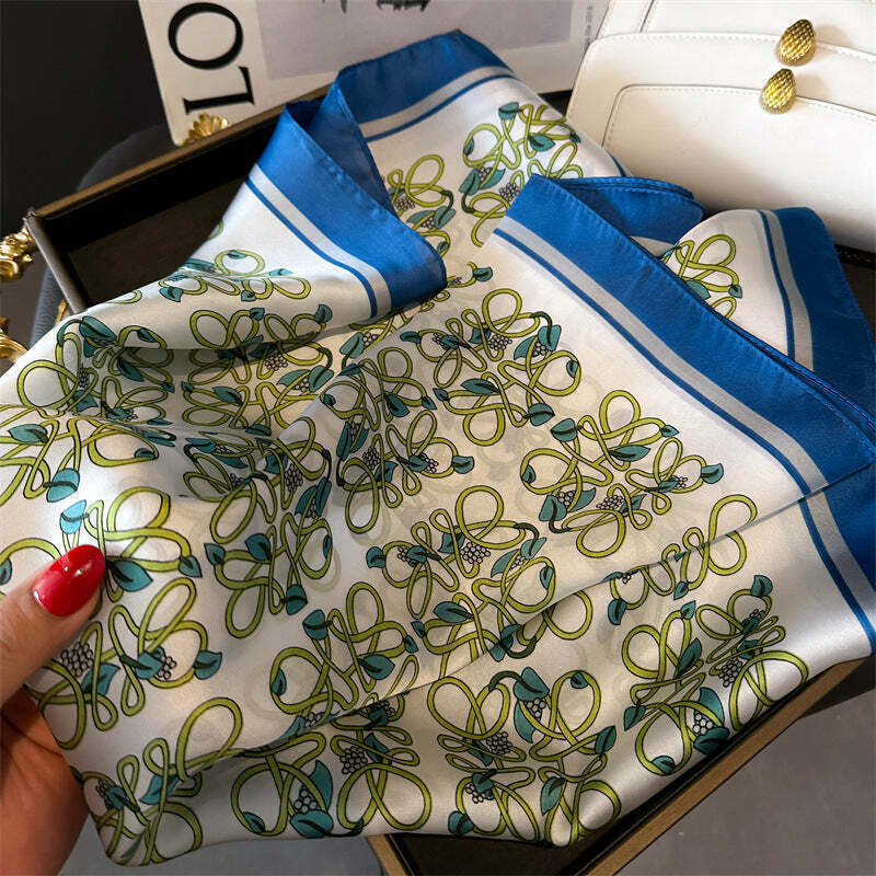 Lenço Toque de Seda Catânia 70x70cm - Estilo 32