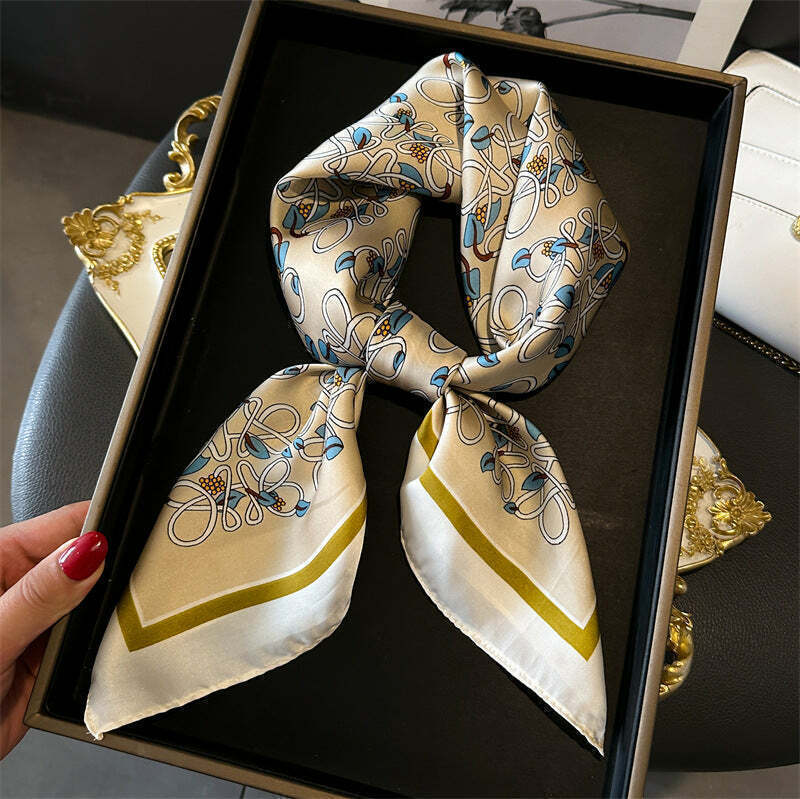 Lenço Toque de Seda Catânia 70x70cm - Estilo 27