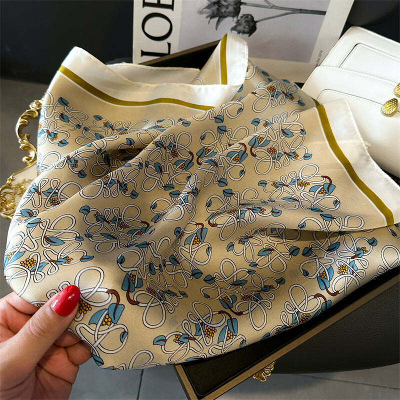 Lenço Toque de Seda Catânia 70x70cm - Estilo 27