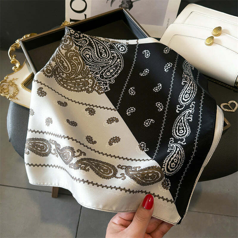 Lenço Toque de Seda Catânia 70x70cm - Estilo 38