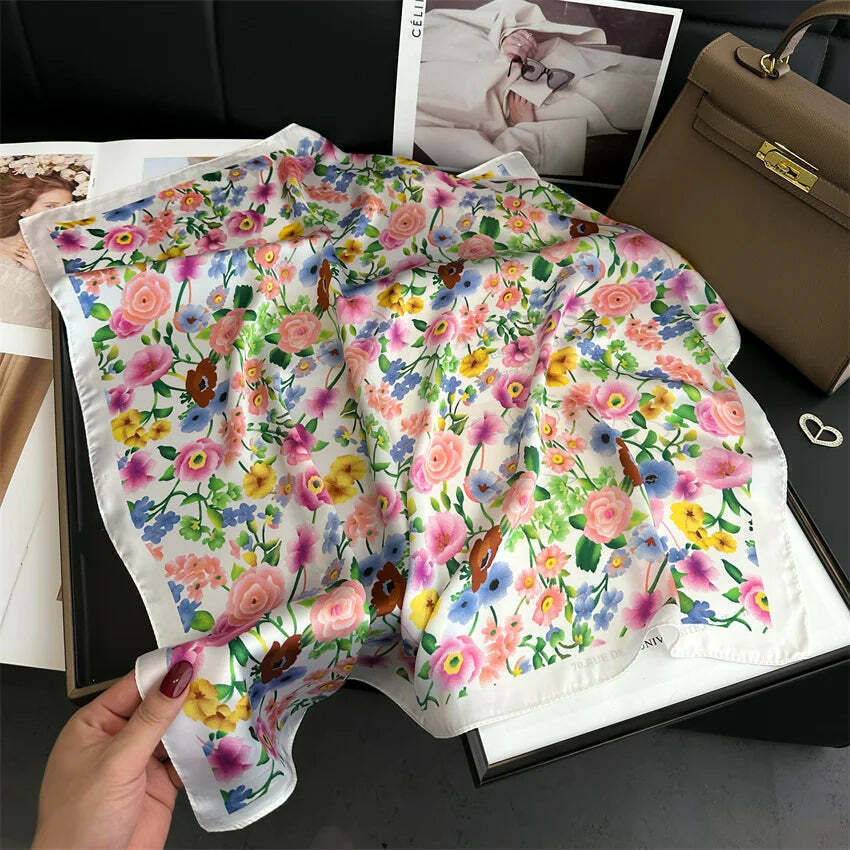 Lenço Toque de Seda Catânia 70x70cm - Estilo 49